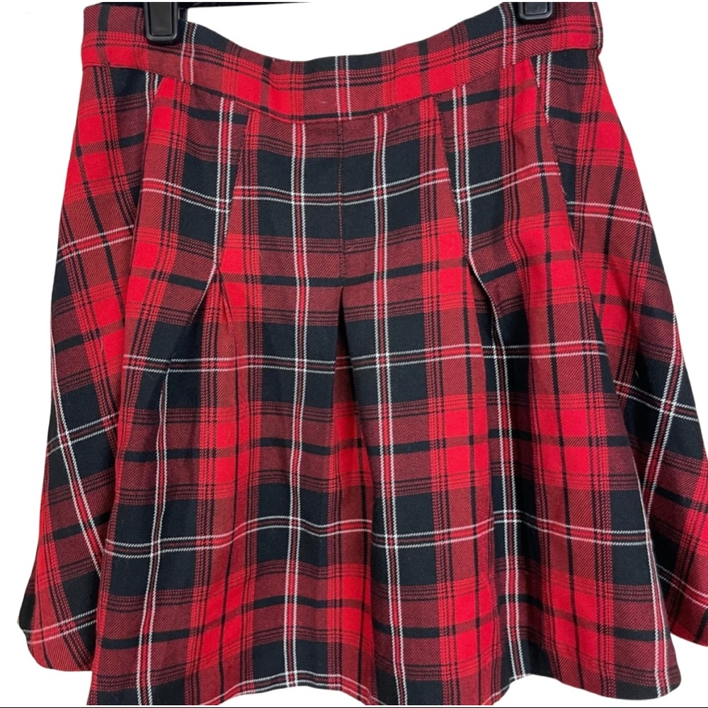 H&M Divided Red/Black Pleated Plaid Skirt Size 4